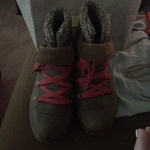 Merrell Brand snow/winter boots